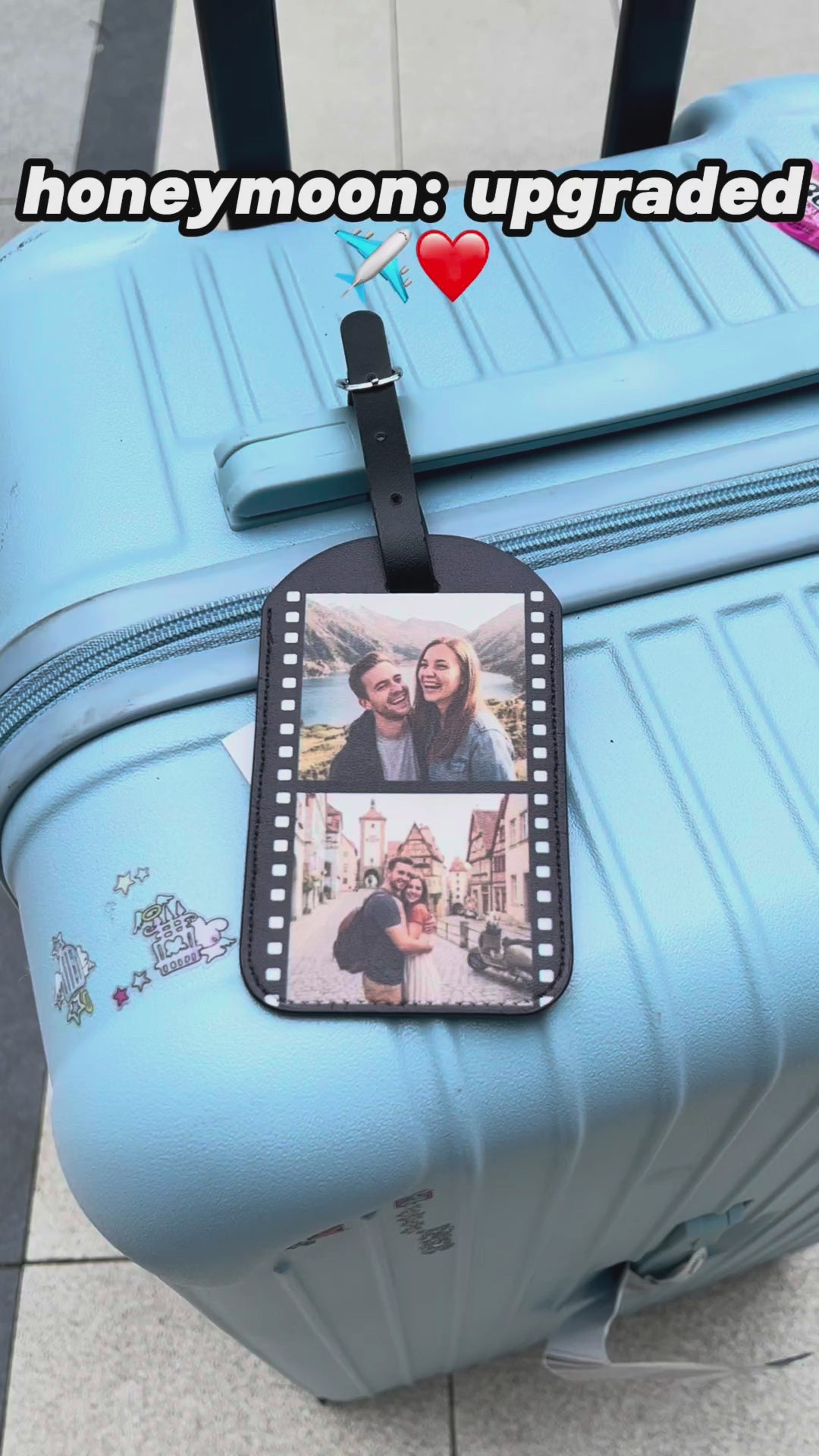 Honeymoon story: film photo luggage tag on the suitcase, just send 2 photos